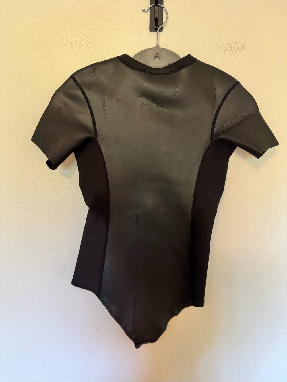 Level Six Sally Womens Neoprene One Piece Swimsuit Black Short Sleeve 1.2MM EUC - Picture 3 of 9